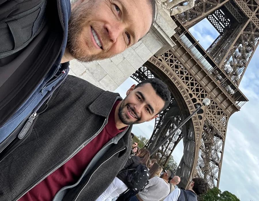 Equipo VamiSec en la Torre Eiffel