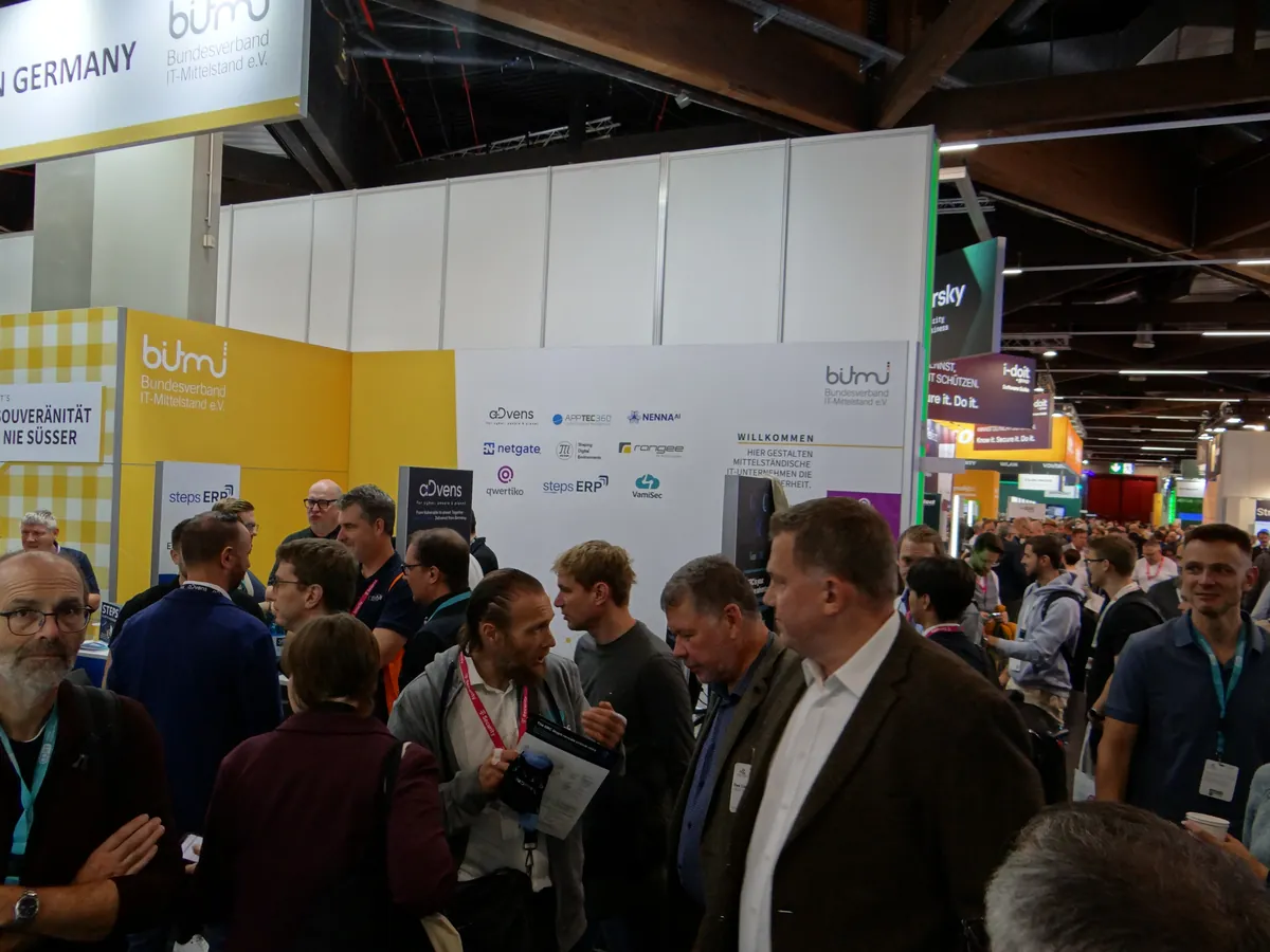 Viel Betrieb am Gemeinschaftsstand des BITMi in Halle 7